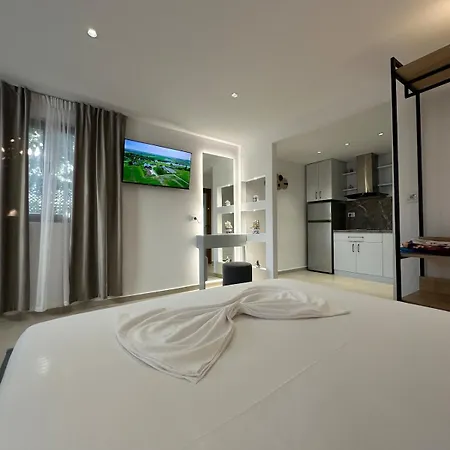 Green Cottage Ksamil